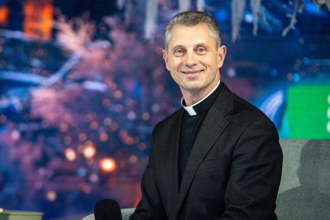 Kunigas Doveika pasidalijo, ko Kūčių dieną būtina nepamiršti