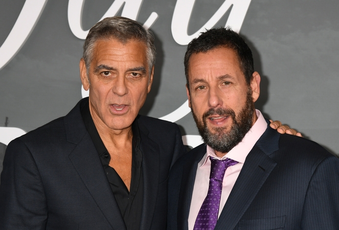 George'as Clooney ir Adamas Sandleris