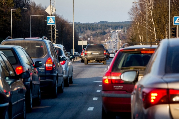 Seimo komitetas siūlo nedidinti CO2  dedamosios dyzelinui