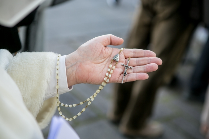 Nuostatos: yra žmonių, kuriems jų tikėjimas svarbesnis už viską.