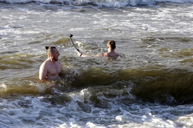 Įvaizdis: prieš keletą metų uostamiesčio ruoniai maudynes jūroje rengė sausio 1-ąją ir viską kruopščiai filmavo net ir vandenyje.