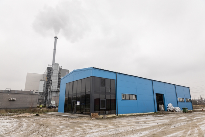 Procesas: pasak gyventojų, oro tarša labiausiai jaučiama, kai gamykla pradeda darbą.