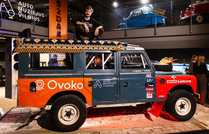 Išbandymas: K. Raišys vėl vairuos 1978-ųjų gamybos „Land Rover 109 Station Wagon“ – seniausią 48-ojo Dakaro ralio automobilį.