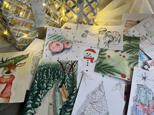 Dovana: atvirukai keliaus ne tik ukrainiečių vaikams, kariams, bet ir vienišiems klaipėdiečiams.