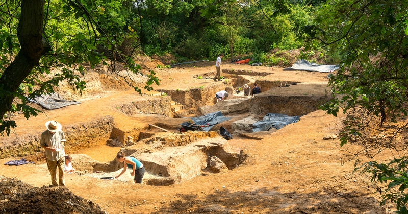 Išvados: tyrinėdami senovinę gyvenvietę, britų mokslininkai nustatė, kad senovės žmonės ugnį išmoko įžiebti dar prieš 400 tūkst. metų, daug anksčiau, nei buvo manoma iki šiol.