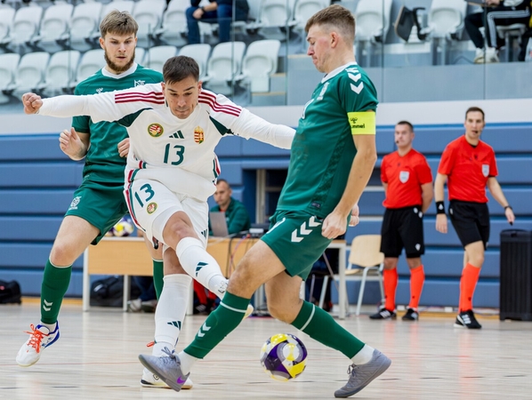 Repeticijos: praeitą mėnesį mūsų šalies salės futbolininkai svečiuose dukart susikovė su vengrais (2:5 ir 2:2).