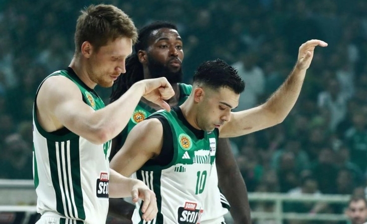 Nuostolis: anot graikų žiniasklaidos, M. Grigonio (kairėje) bendražygį K. Slouką (Nr. 10) pristabdė kojos skausmai.