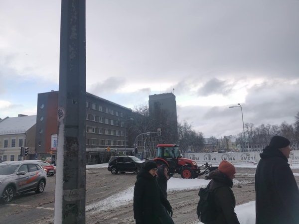 Veiksmas: uostamiesčio centre gatvės sulaukė valytojų.