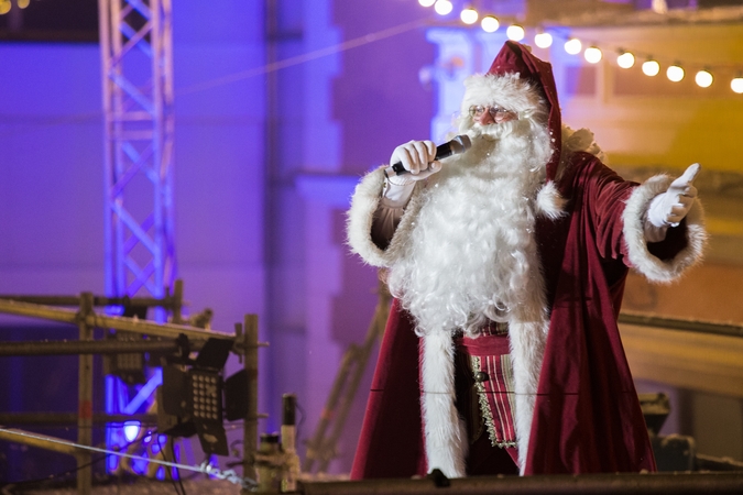 Susitikimas: į Teatro aikštę pasisveikinti su vaikais atvyks Kalėdų Senelis.