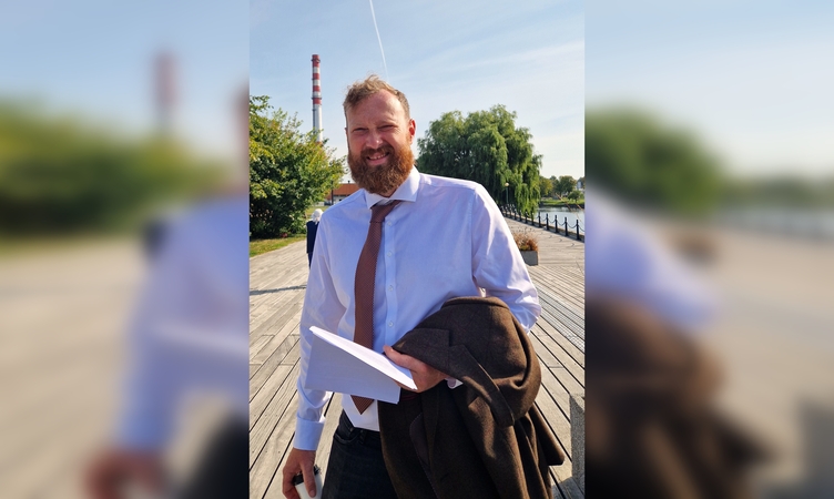 Sprendimas: iš Kultūros skyriaus vedėjo pareigų nusprendė pasitraukti P. Ignatavičius.