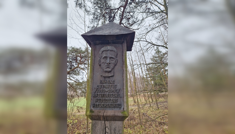 Klausimai: H. Gedaitis dar vis vadinamas antifašistu, toks užrašas yra ir ant stogastulpio prie jo kapo.