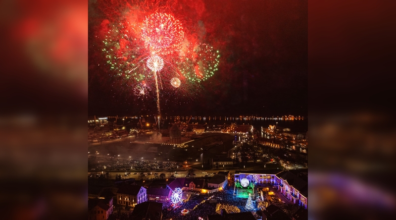 Akimirka: pasigrožėti šventiniais fejerverkais klaipėdiečiai galės atvykę ir į Teatro aikštę.