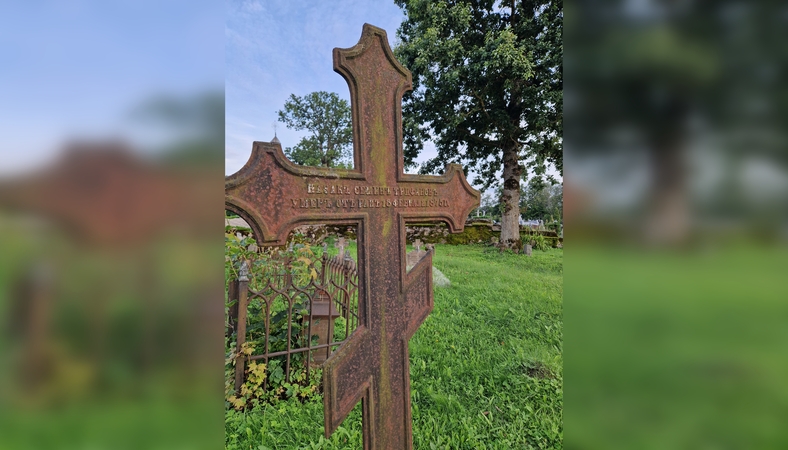 Ženklai: Švėkšnos kapinėse vis dar galima pamatyti, kur palaidotas mūšiuose su kontrabandininkais žuvęs kazokas S. Trifonovas.