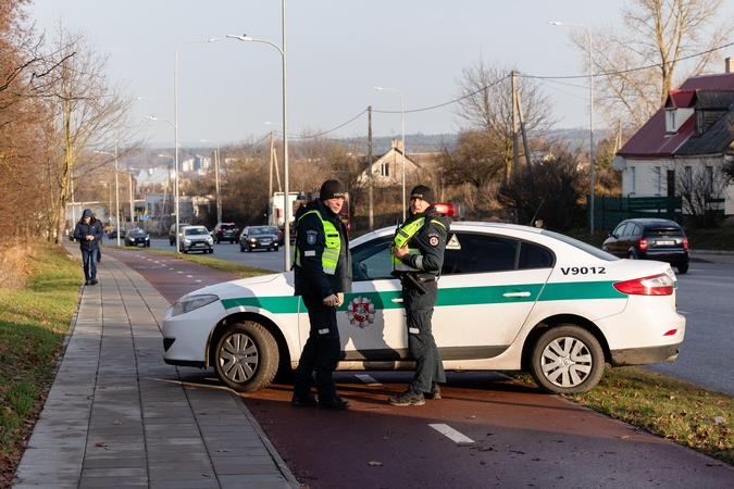 Girtas vyras grasino susprogdinti visą kaimą