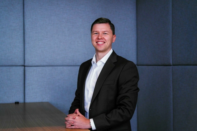 Sumokėjus kortele, nuo jos nuskaitomi pinigai, o paštomato dėžutėje laukia tik beverčiai daiktai.