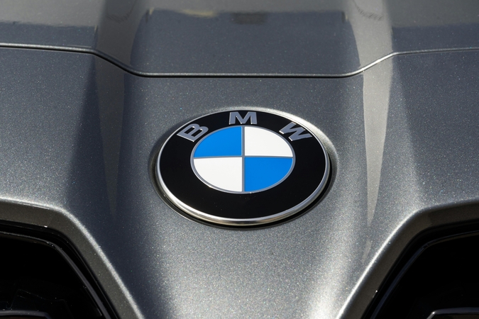 Klaipėdoje suniokotas kieme stovėjęs BMW automobilis