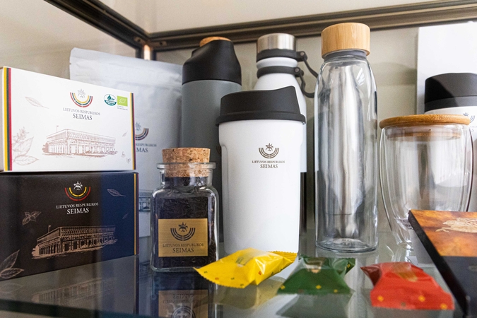 Seimo sandėlis: parlamentarai įsigijo daiktų už šimtus tūkstančių eurų  