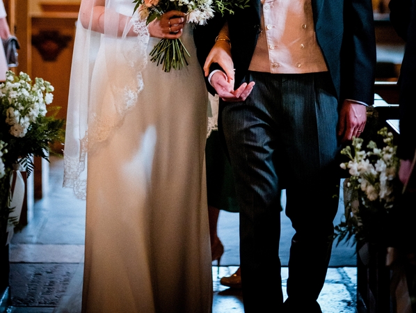 Mergina ištekėjo už ją iš griuvėsių ištraukusio gelbėtojo