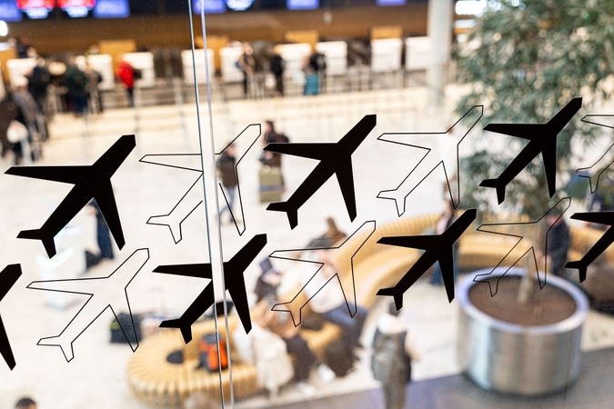 Dėl prasto matomumo Vilniuje negalėjo nusileisti „Swiftair“ lėktuvas