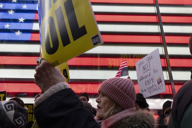 JAV sušvelnino sankcijas, kad Venesuelos nafta galėtų pasiekti pasaulio rinkas