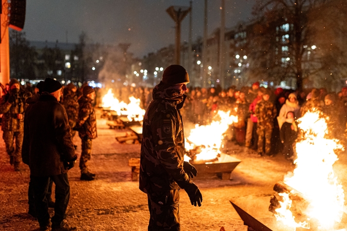 Sausio 13-osios atminimo laužų uždegimo ceremonija Nepriklausomybės aikštėje
