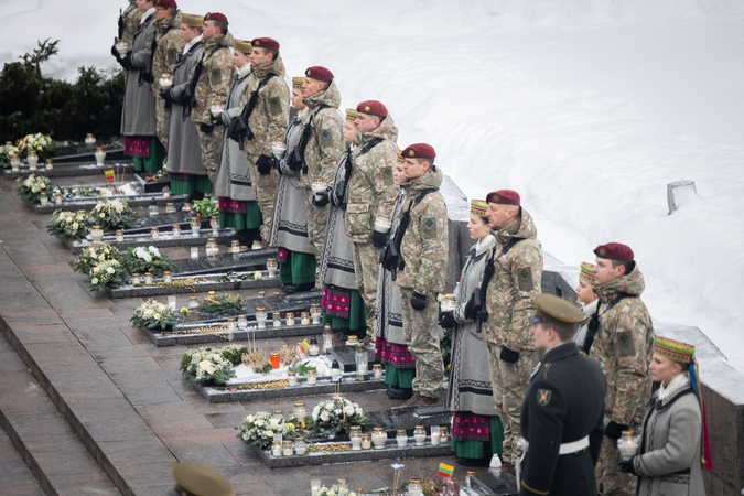 Žuvusiųjų pagerbimo ceremonija Vilniaus Antakalnio kapinėse