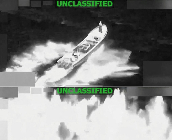 Per naujausią JAV smūgį į įtariamą narkotikų kontrabandos laivą Ramiajame vandenyne žuvo du žmonės