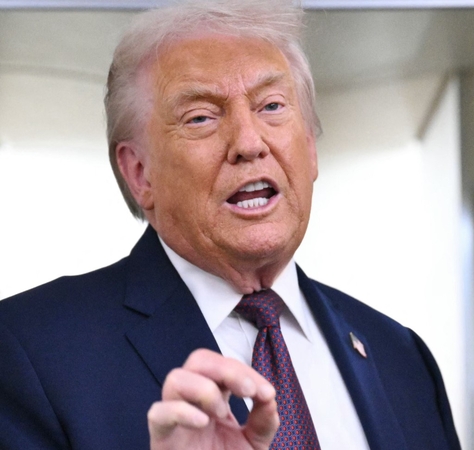 Baltieji rūmai: Donaldas Trumpas nenori, kad amerikiečiai būtų sužaloti ir kaltina demokratus 