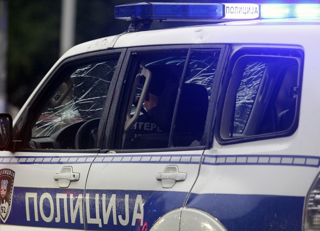 Serbija apkaltino 6 asmenis dėl vyriausybę palaikančios dainininkės apmėtymo sniego gniūžtėmis