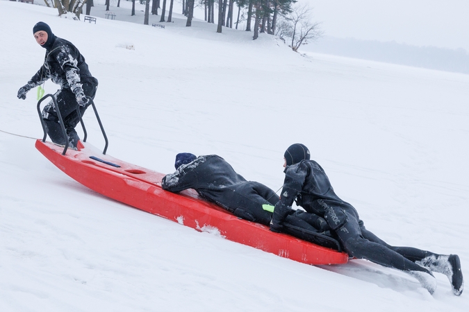 Parodomoji edukacija ant Kauno marių ledo