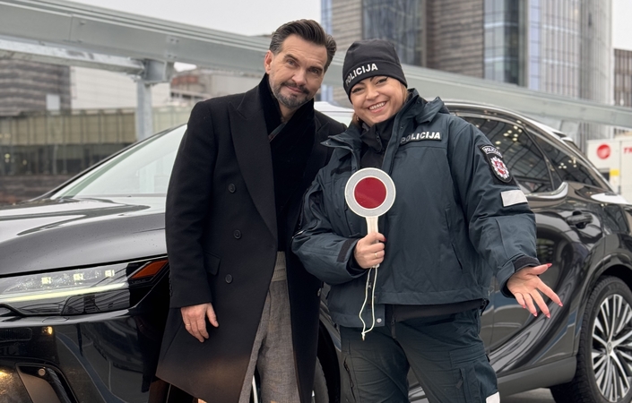 Pagarba: „Dailiosios lyties atstovės ne tik puikiai atlieka savo pareigas, bet ir prisideda prie palankesnio policijos įvaizdžio“, – sako I. Jarmolenka.