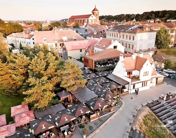 „Kauno vasaros terasa“ ir „Pilies sodas“ skelbia konkursą patalpų nuomai