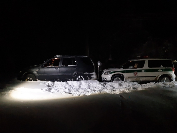 Pareigūnų stabdomas bėglys taranavo stovintį automobilį ir trenkėsi į policijos ekipažą