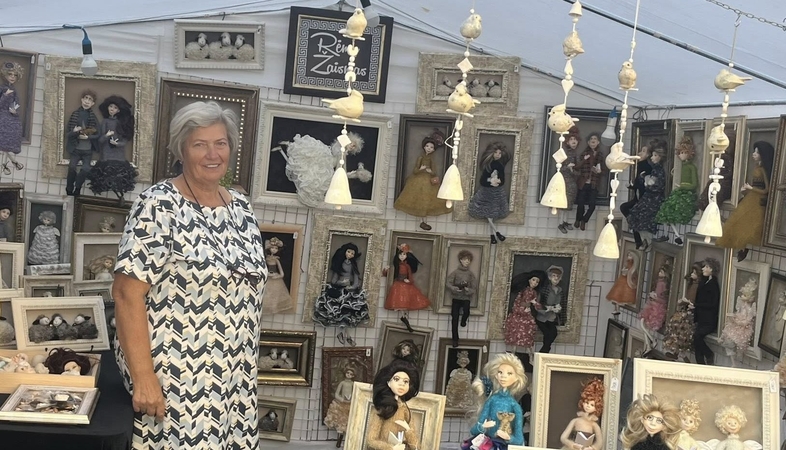 Pagalba: O. Petrėnienė savo kasdienybę praskaidrina kurdama lėles. Jos į pasaulį atėjo tuomet, kai reikėjo pasirūpinti senyvo amžiaus sulaukusia motina.