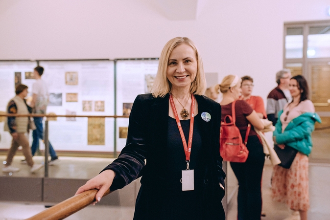 Įvertinimas: L. Skripskienė Metų muziejininkės apdovanojimą priima ne kaip asmeninį, o kaip apskritai redaktoriaus darbo prasmingumo pripažinimą. Nuoseklus ir kruopštus redaktorės darbas užtikrintai stiprina muziejaus leidinių ir parodų kultūrą.