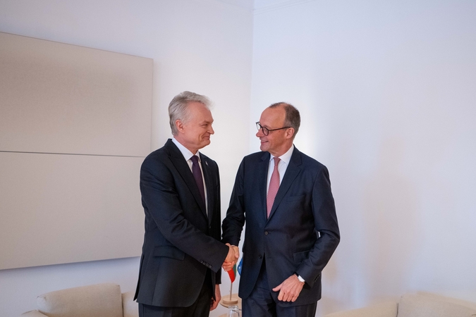 Gitanas Nausėda (kairėje) ir Friedrichas Merzas