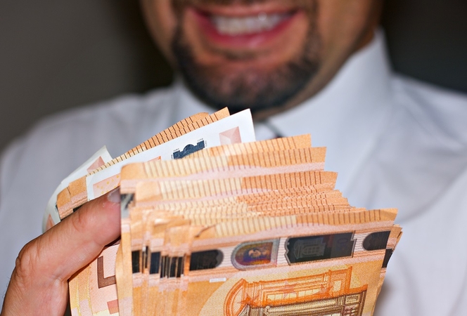 Dosniausi darbdaviai: didžiausią vidutinę algą gruodį mokėjo „Amic Energy Management“ 