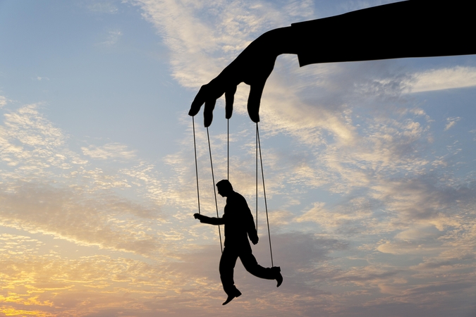 Ar manipuliuoti visuomene darosi paprasčiau?