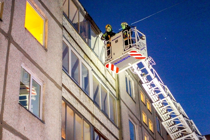 Talkininkai: neretai pareigūnai prašo ugniagesių gelbėtojų pagalbos.
