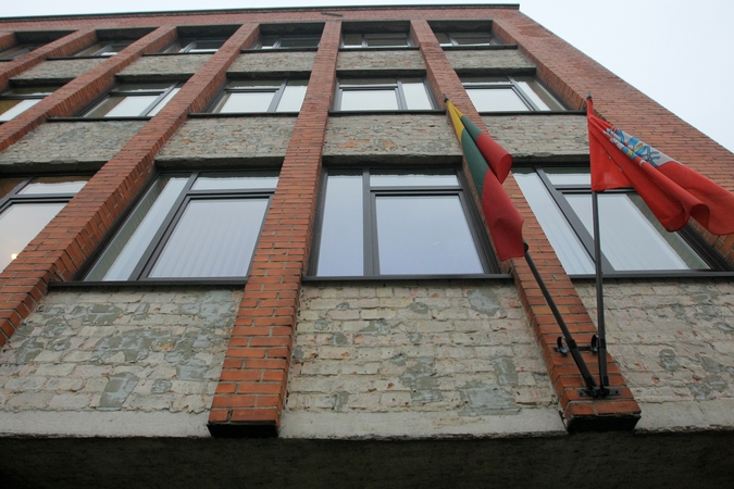 Lopymai: prieš kelerius metus teismo administracijai teko rūpintis, kad praeiviams ant galvų nekristų tinkas.