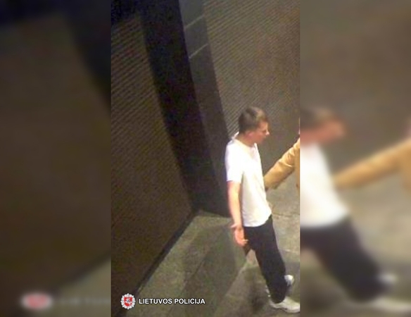 Sostinės policija ieško mušeikos ir turi klausimų šiam vyrui