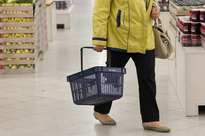 Įvardijo, kiek kainavo pigiausių produktų krepšelis 