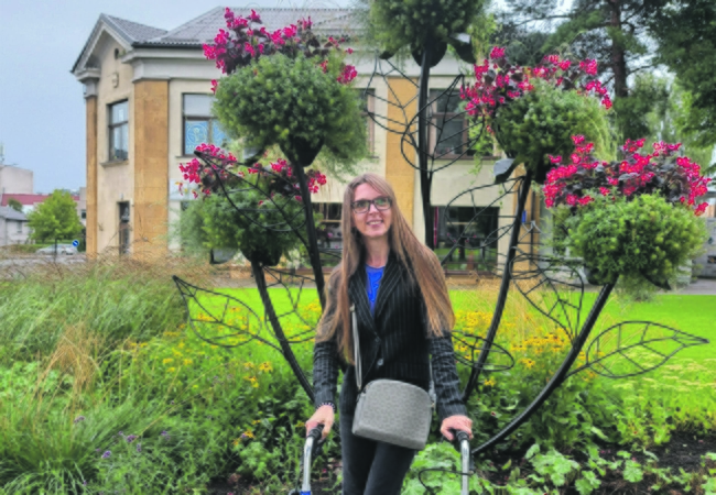 Pokyčiai: praėjus trims mėnesiams po operacijos Rasa sako, kad jos gyvenimas pasikeitė iš esmės – visi skausmai dingo, ji jaučiasi puikiai.