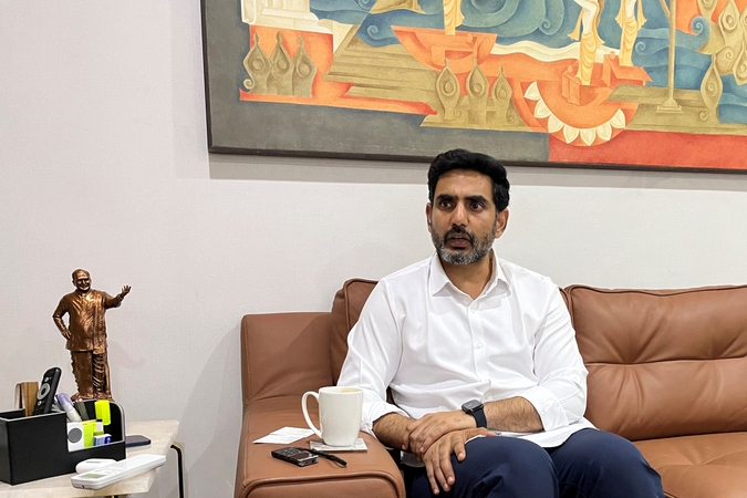 Indijos Andra Pradešo valstija svarsto vaikų prieigos prie socialinių tinklų draudimą