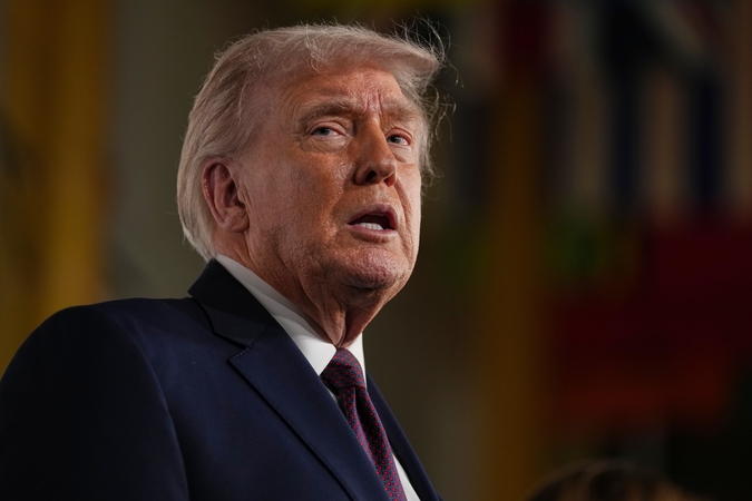Trumpas grasina muitais už naftos pardavimą Kubai