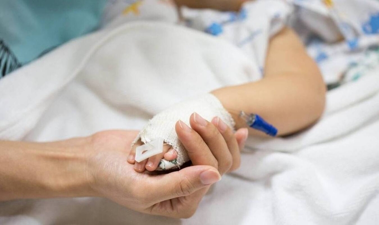 Į ligoninę paguldyta karšta kakava apsideginusi mažylė