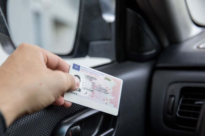 Įspėja gyventojus: jūsų vairuotojo pažymėjimas gali nebegalioti