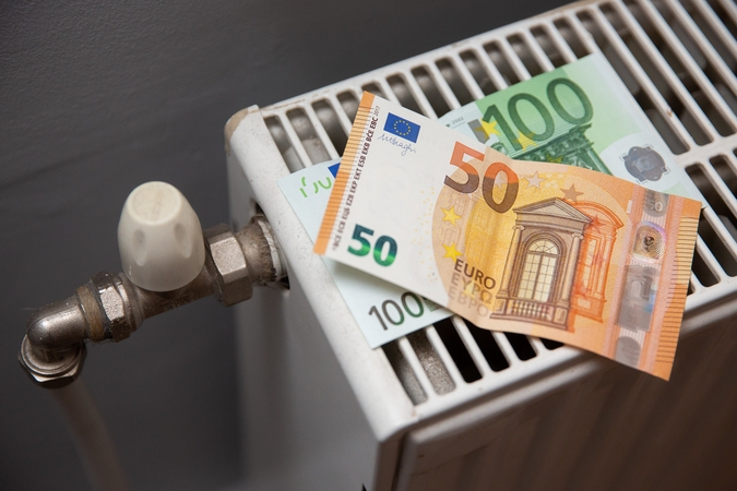 Ministras atsakė, kas kitąmet padėtų sumažinti sąskaitas už šildymą 