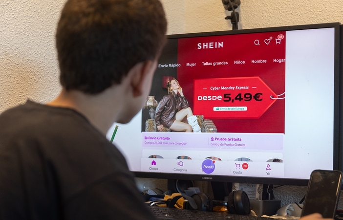ES ėmėsi tyrimo dėl į vaikus panašių sekso lėlių „Shein“ asortimente