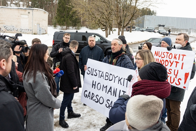 „Homanit“ taršą vadina tragedija: prabundame naktį nuo aitraus skonio